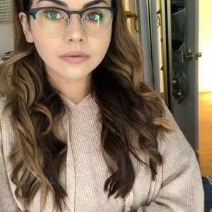 Meet your Posher, Melina